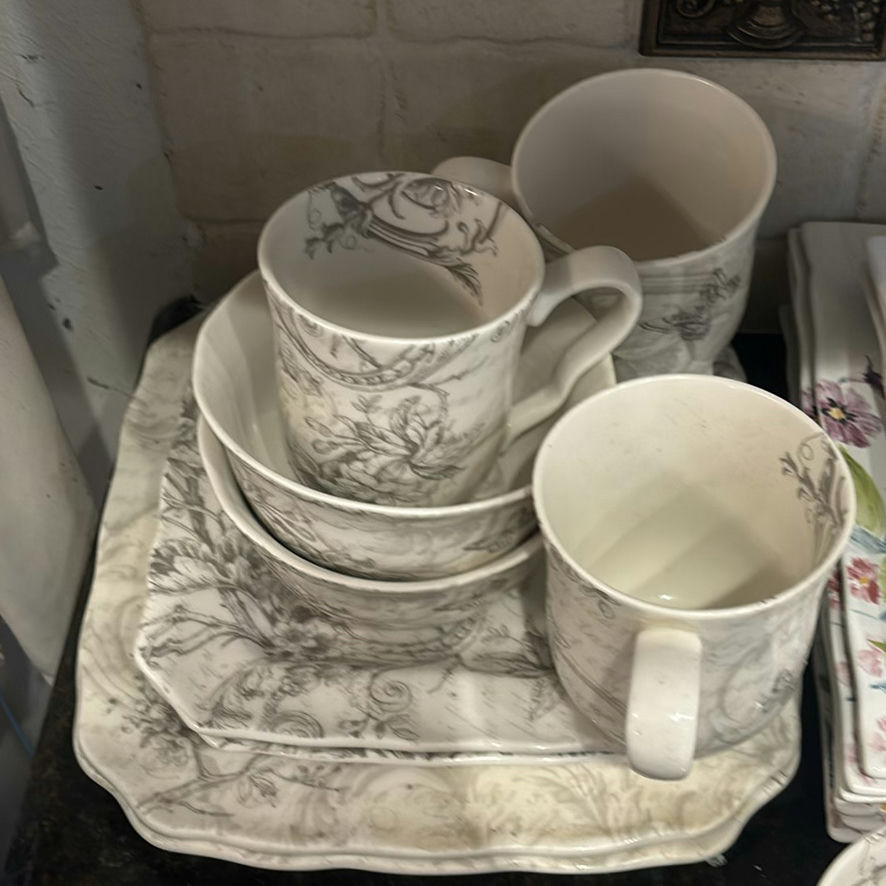 Assorted floral dinnerware and kitchenware - image 6 of 21