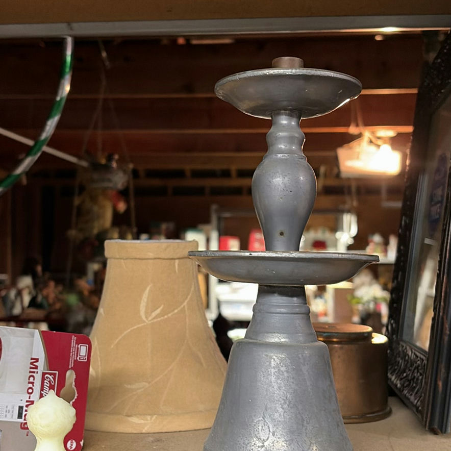 Assorted glassware and home decor items - image 5 of 11