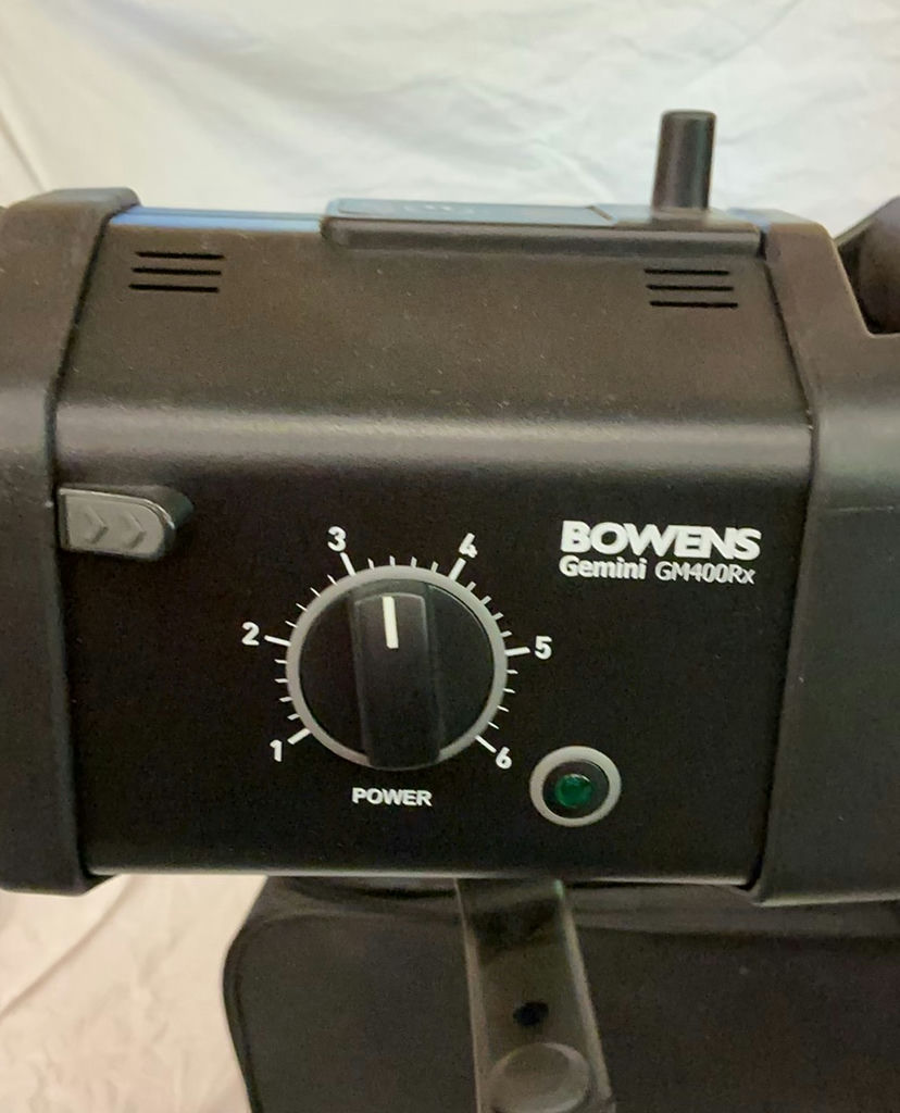 Pair Of Professional Bowens Light stands With Lights And Extras - image 4 of 14
