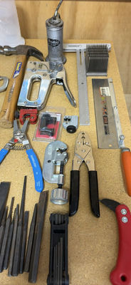 Assorted hand tools and metalworking equipment - Image 1 of 10