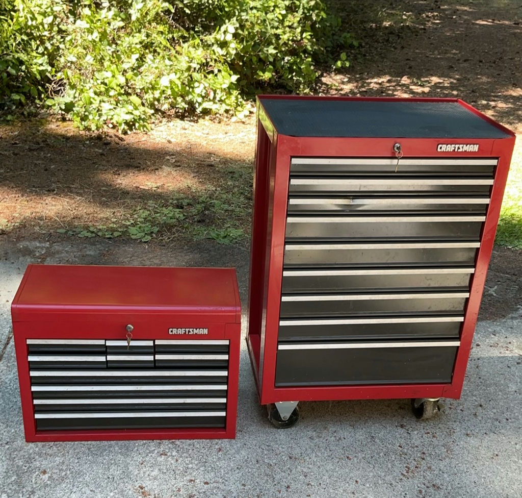 Craftsman Two Piece Rolling Tool Chest With Keys - image 7 of 8
