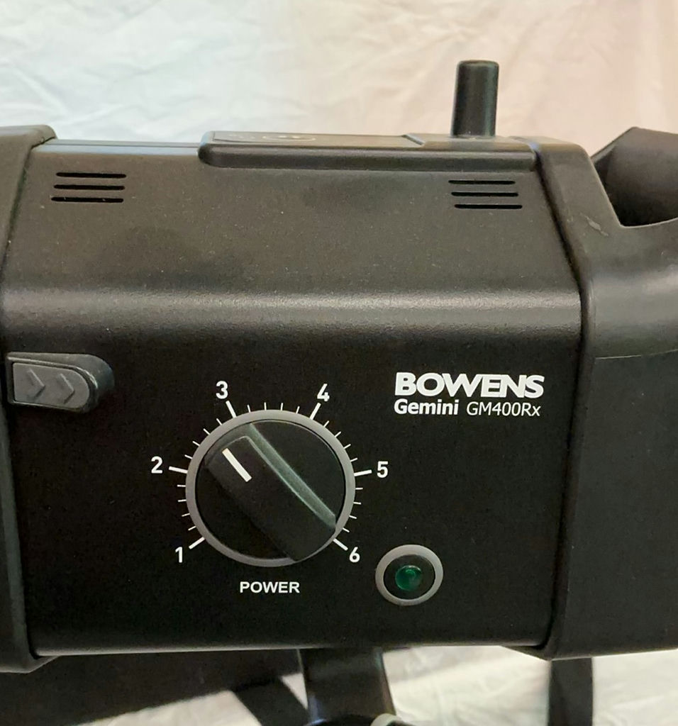 Pair Of Professional Bowens Light stands With Lights And Extras - image 7 of 14