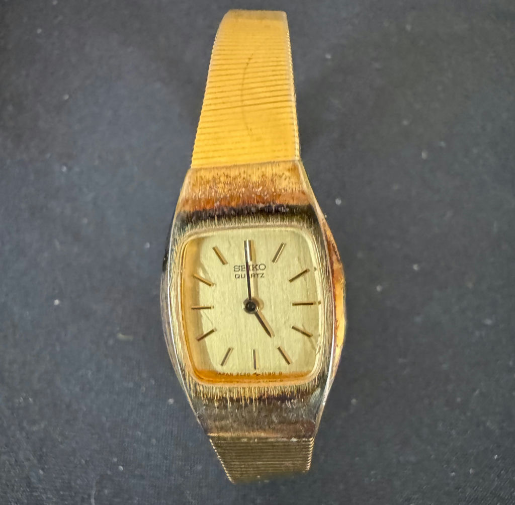 Collection of vintage Seiko, Hamilton, and Bulova watches - image 6 of 8