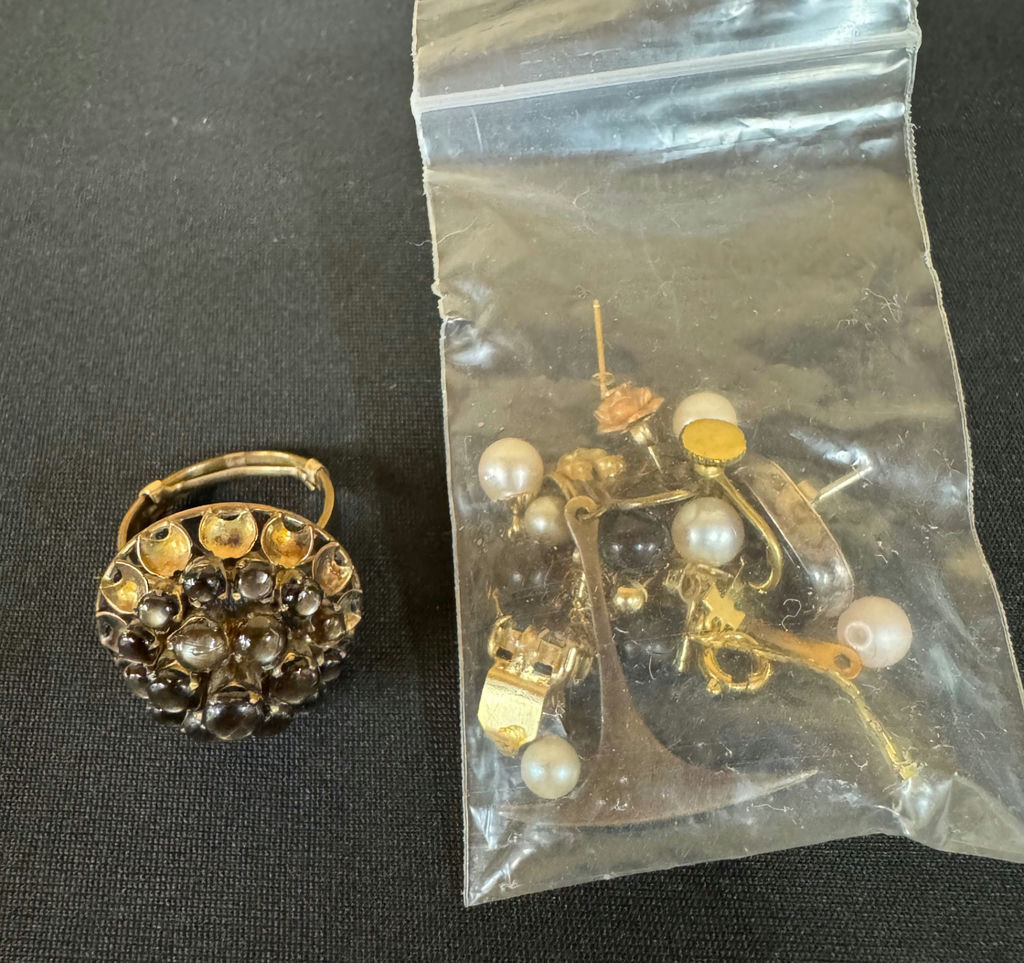 Vintage Costume Jewelry Lot - image 9 of 9