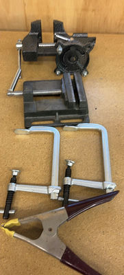 Assorted clamps and bench vise - Image 1 of 7