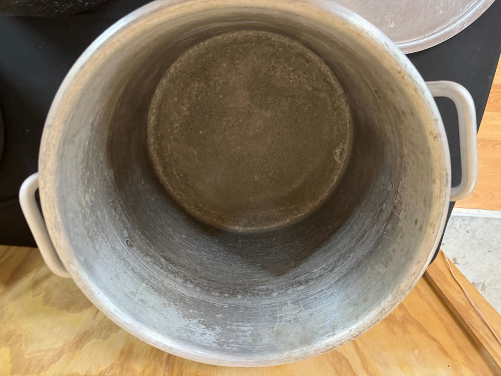 Assorted Crab Pots and Cookware (enamel, aluminum, stainless steel) - image 3 of 6