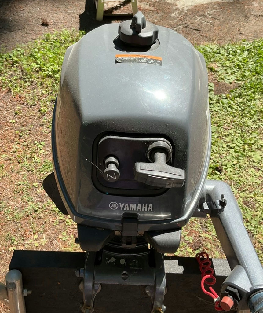 Yamaha 2.5 Four Stroke Outboard Motor - image 8 of 9