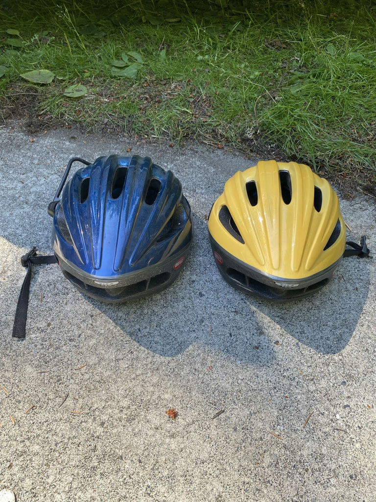 Cannondale Silk Tour 800 Road Bike And Helmets - image 6 of 7