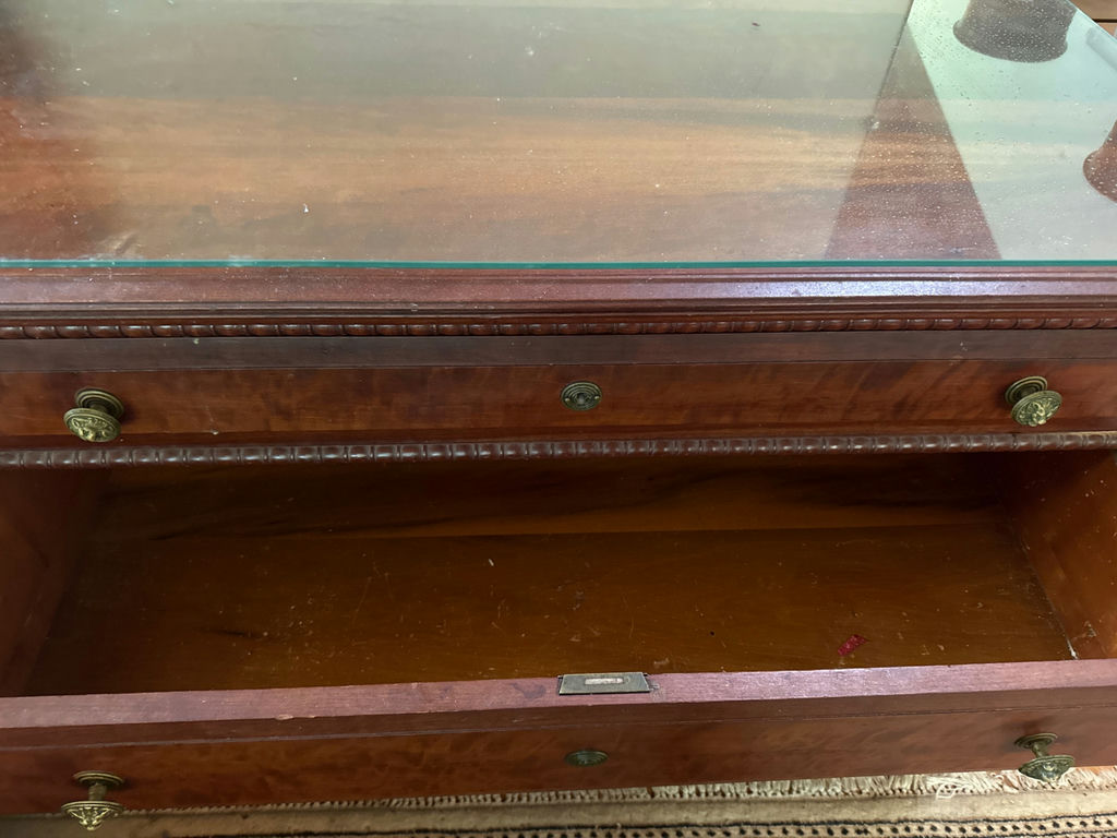 Antique wooden dresser with glass top - image 4 of 4