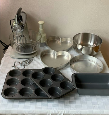 Sun beam Mixer ,Baking Pans - Image 1 of 7