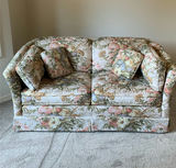 Flexsteel Floral Fabric Loveseat - thumbnail 1 of 5