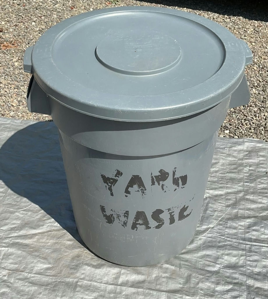 Irrigation hoses, fittings, timer, and yard waste bin - image 4 of 6