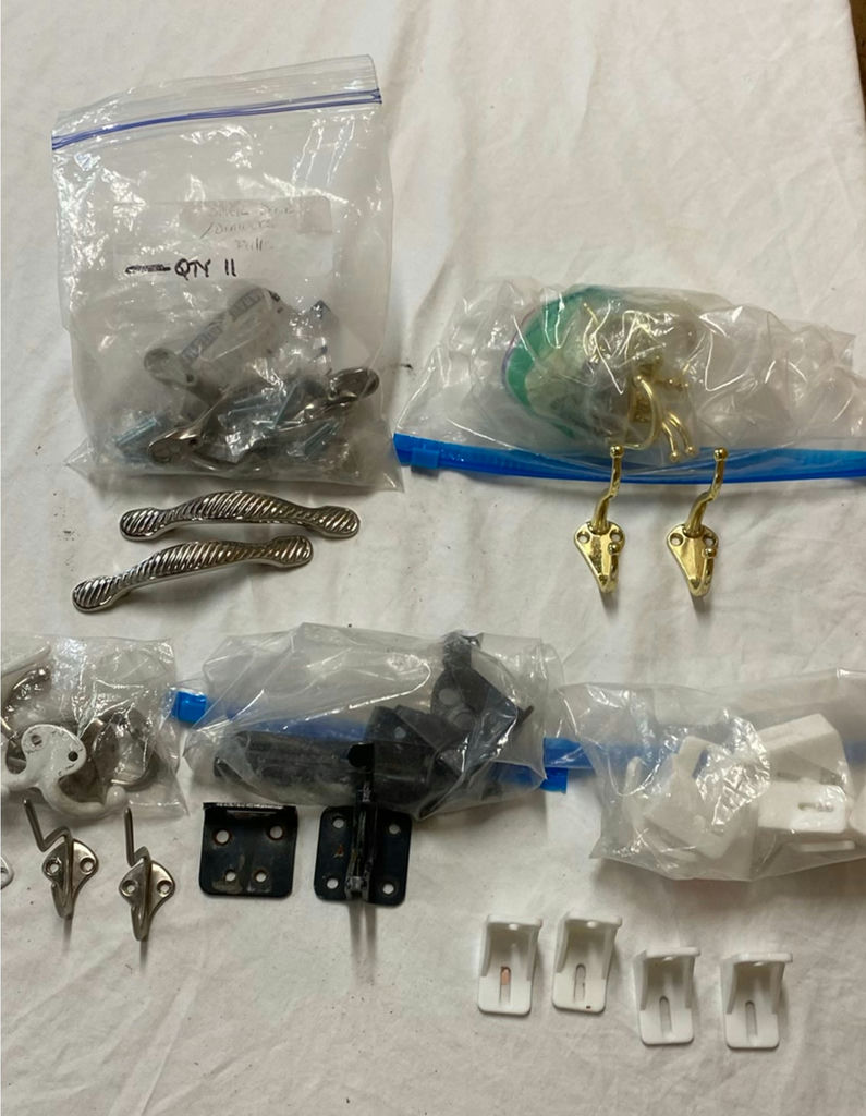 Assorted metal hardware parts and brackets - image 5 of 5
