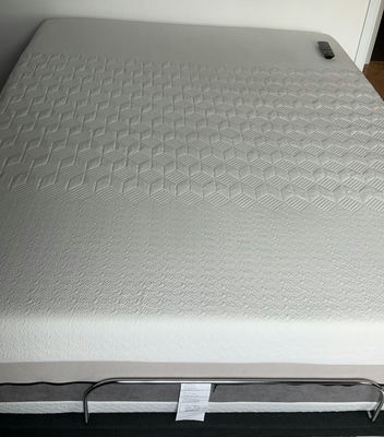 Sleep Science Adjustable, Massaging Queen Sized Platform Bed. - Image 1 of 10