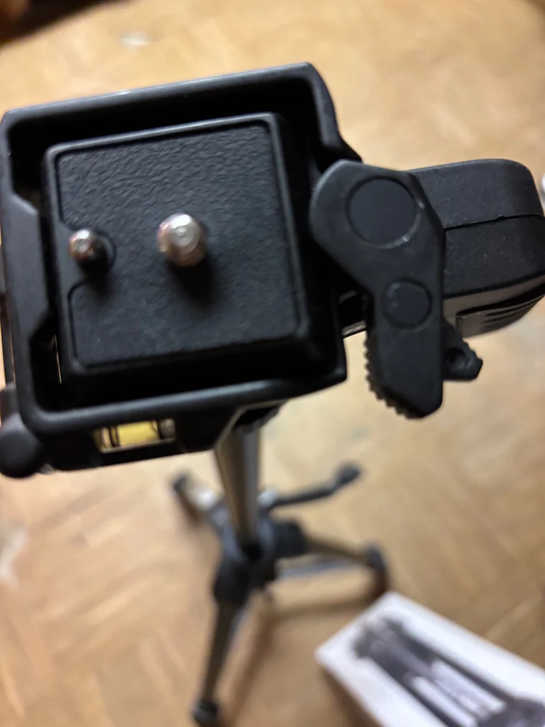 Tripod - image 2 of 4