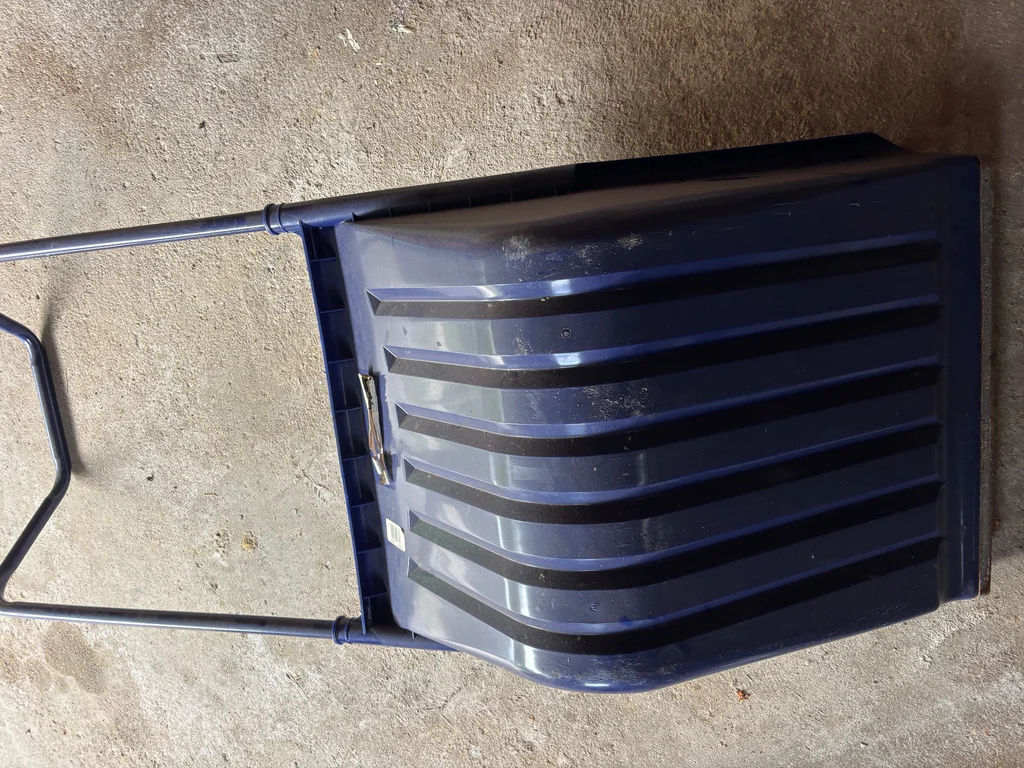 Snow Scoop - image 1 of 4