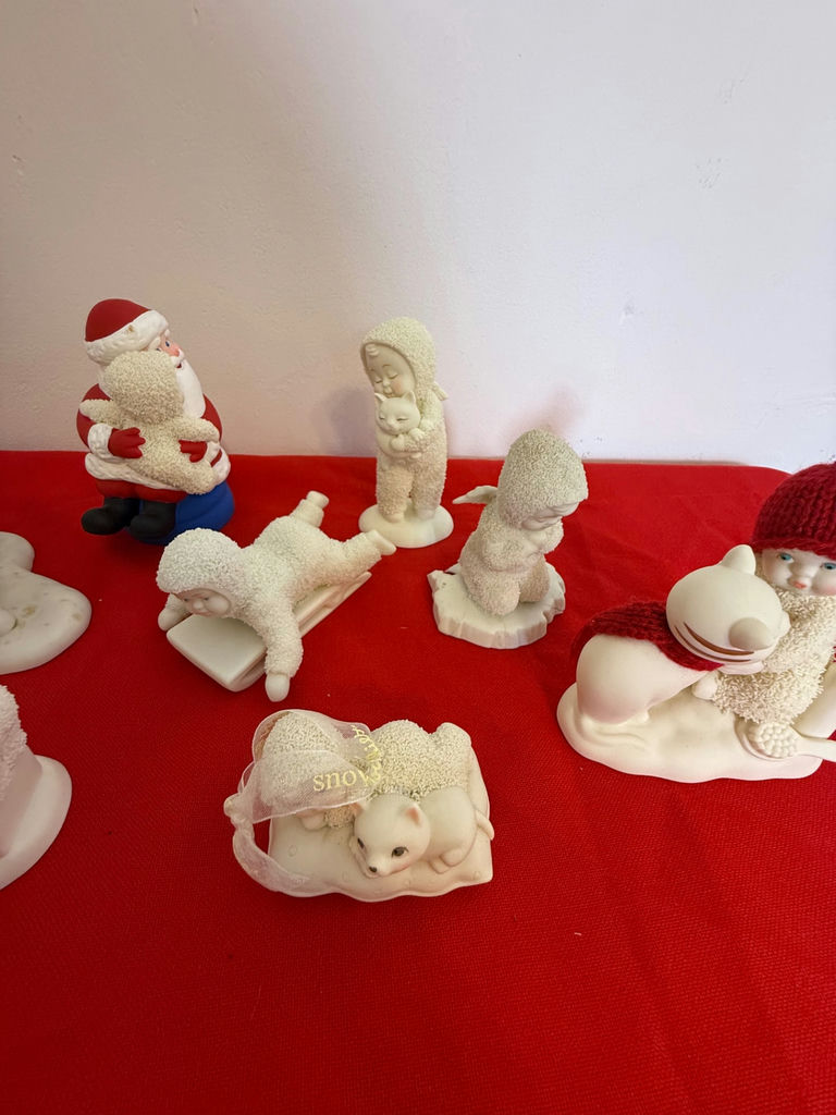Snow Babies Collection of Winter-Themed Figurines - image 6 of 7