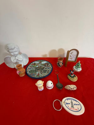 Assorted Decorative Souvenirs and Figurines - Image 1 of 4