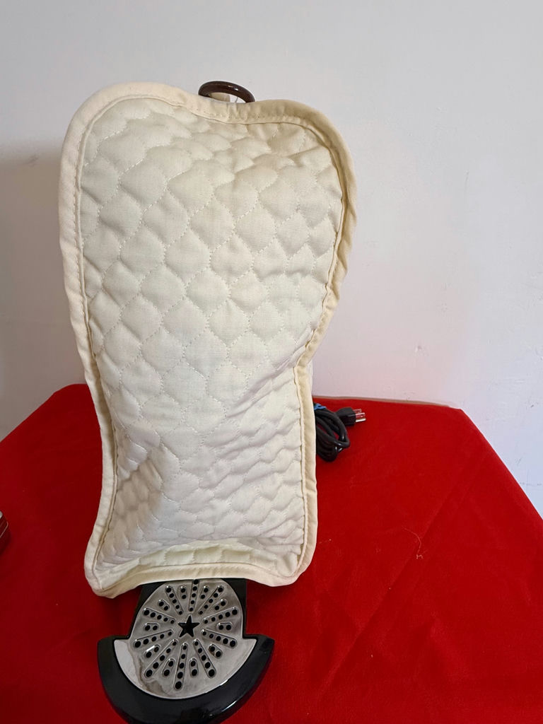 Keurig Single-Serve Coffee Maker and Quilted cover - image 3 of 3
