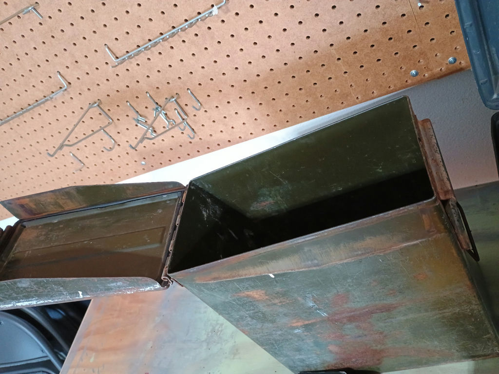 Assorted workshop storage containers and gloves - image 4 of 6
