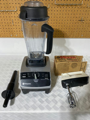 Vitamix and GE hand mixer - Image 1 of 5