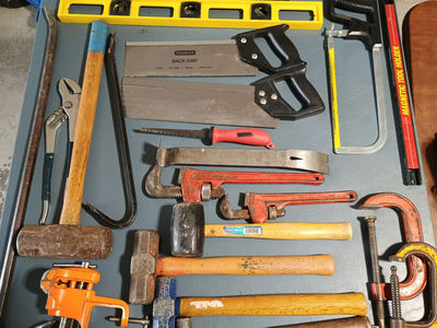 Assorted Hand Tools and Saws - Image 1 of 5