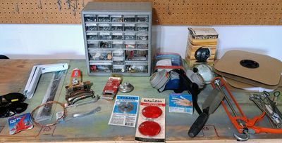 Assorted workshop tools and hardware - Image 1 of 7