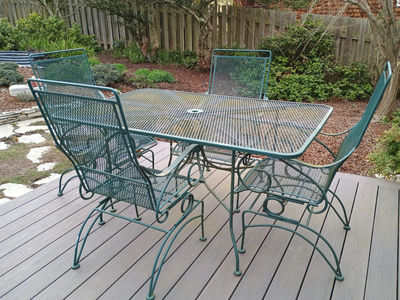Green metal outdoor dining set - Image 1 of 6