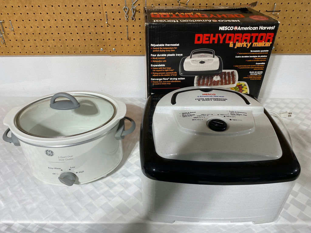 3-Quart Slow Cooker and Nesco Dehydrator with Box - image 1 of 6