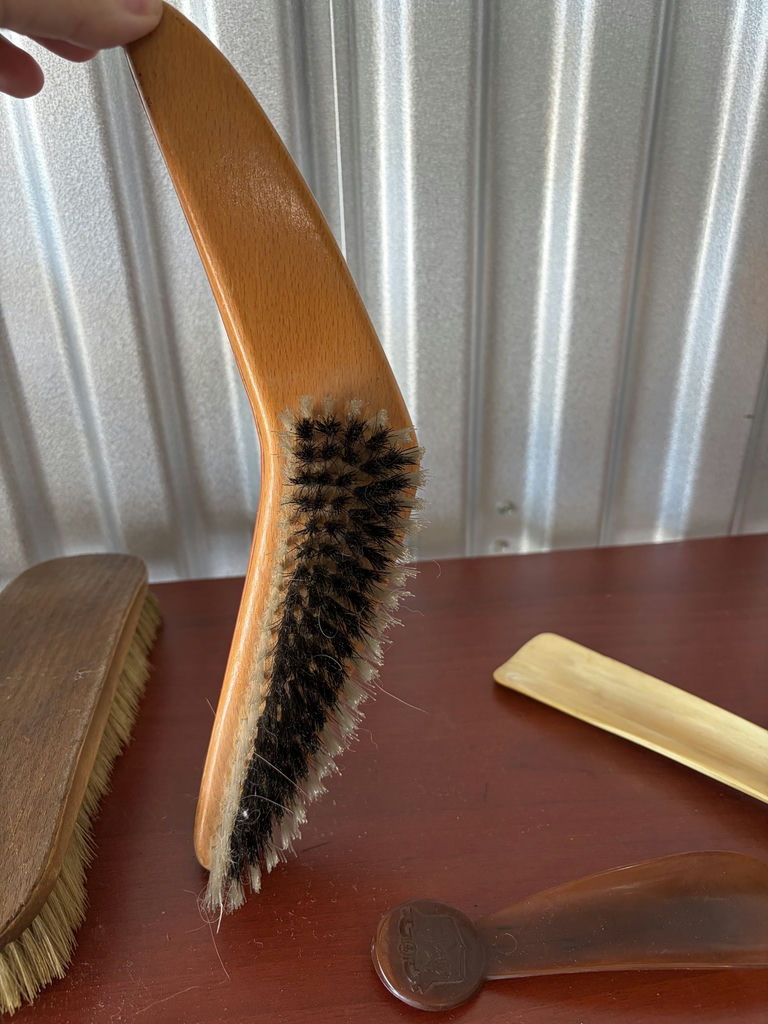 Vintage Shoe Brushes And Shoe Horns - image 5 of 11
