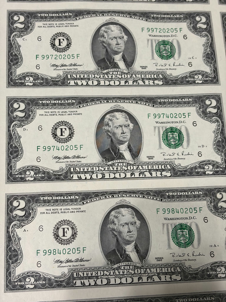 Uncut Sheet of 32 US $2 Two-Dollar Bills - Series 1995 Federal Reserve Notes - Uncirculated - image 10 of 28