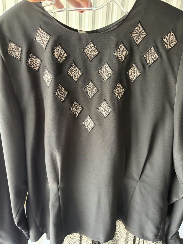 Women’s Clothing Size 8-14 - image 5 of 20
