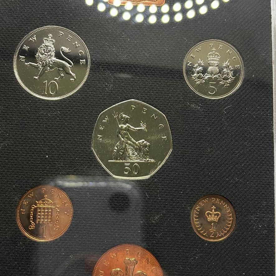 Euro Coin Set And UK Coin Set - image 11 of 12