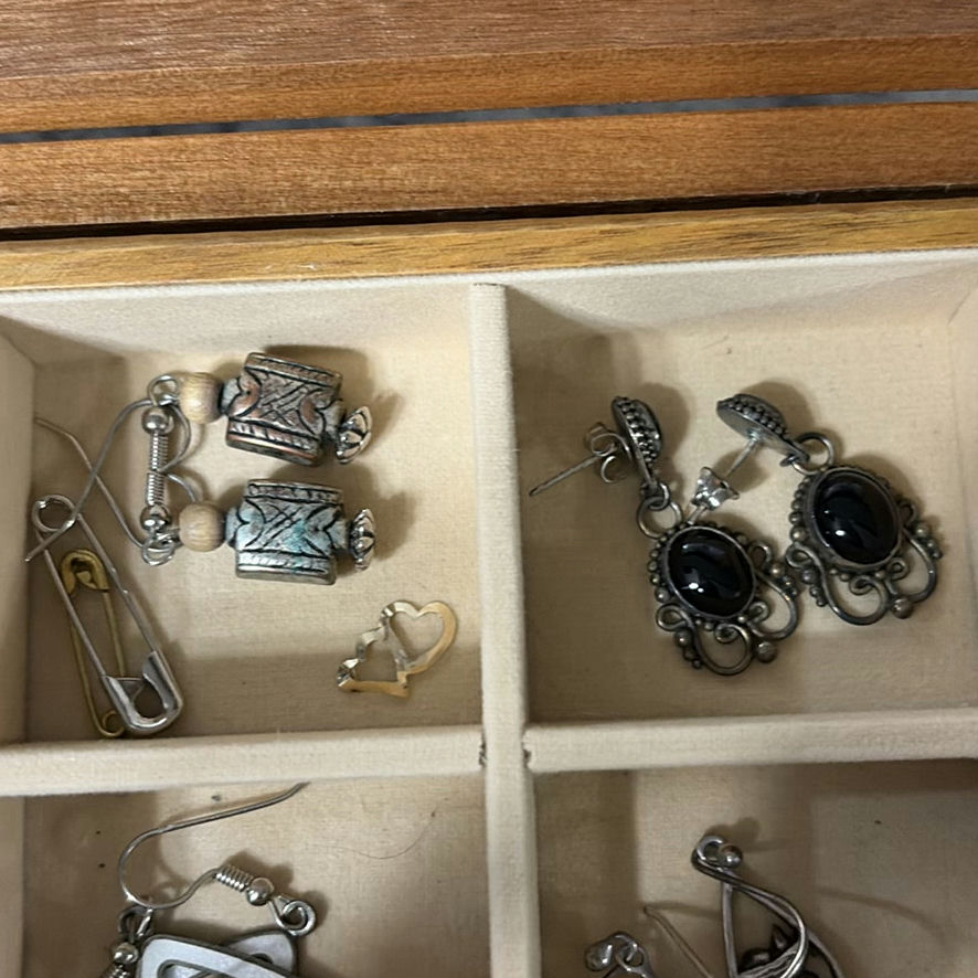 Vintage Mele Jewelry Box W Jewelry - image 8 of 21