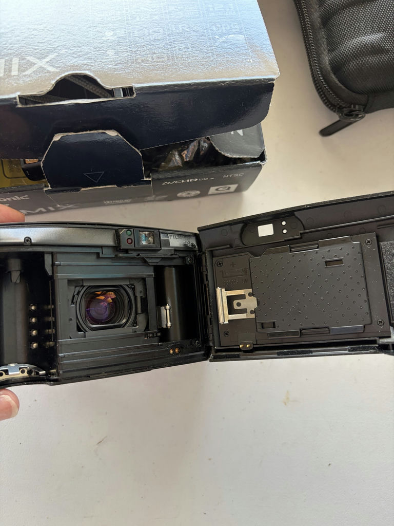 Cameras And Digital Photo Frames - image 5 of 10
