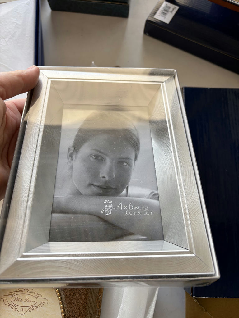 Assorted New Photo Frames - image 8 of 17