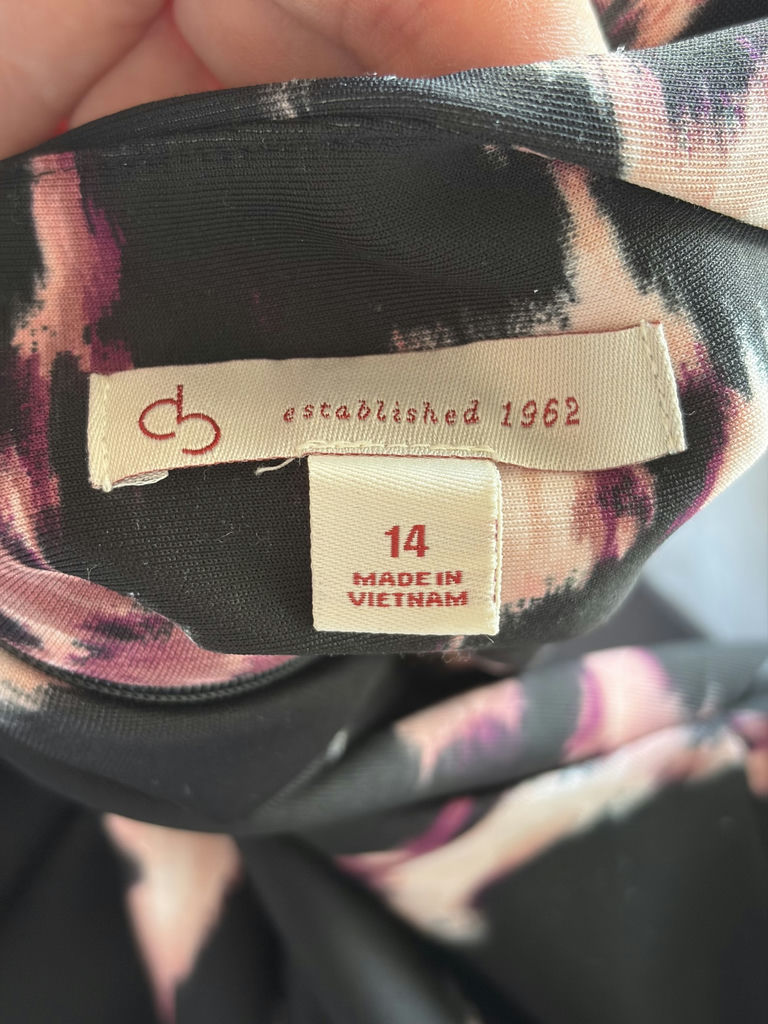 Women’s Clothing Size 8-14 - image 16 of 20