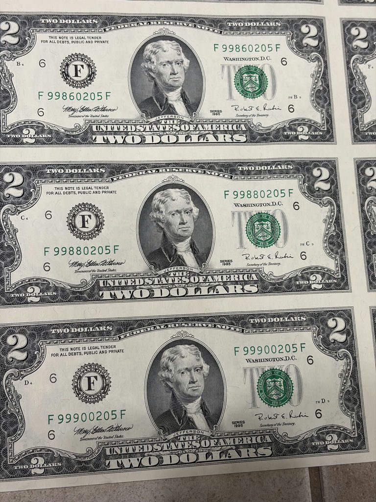 Uncut Sheet of 32 US $2 Two-Dollar Bills - Series 1995 Federal Reserve Notes - Uncirculated - image 11 of 28