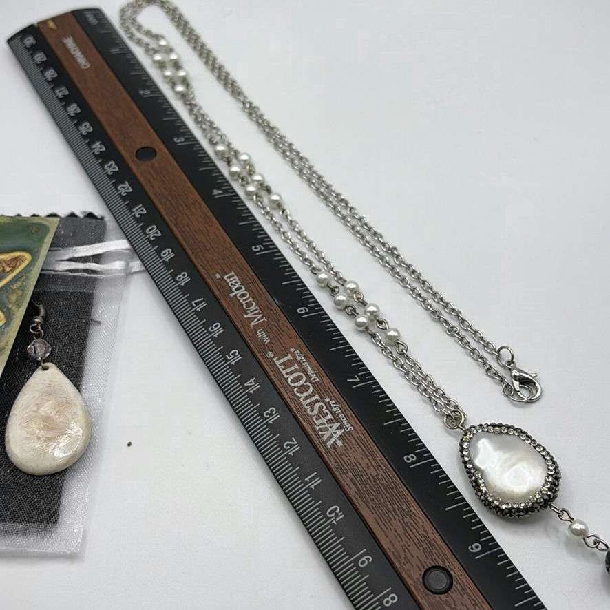 3 Necklaces and Earring Sets - image 18 of 18