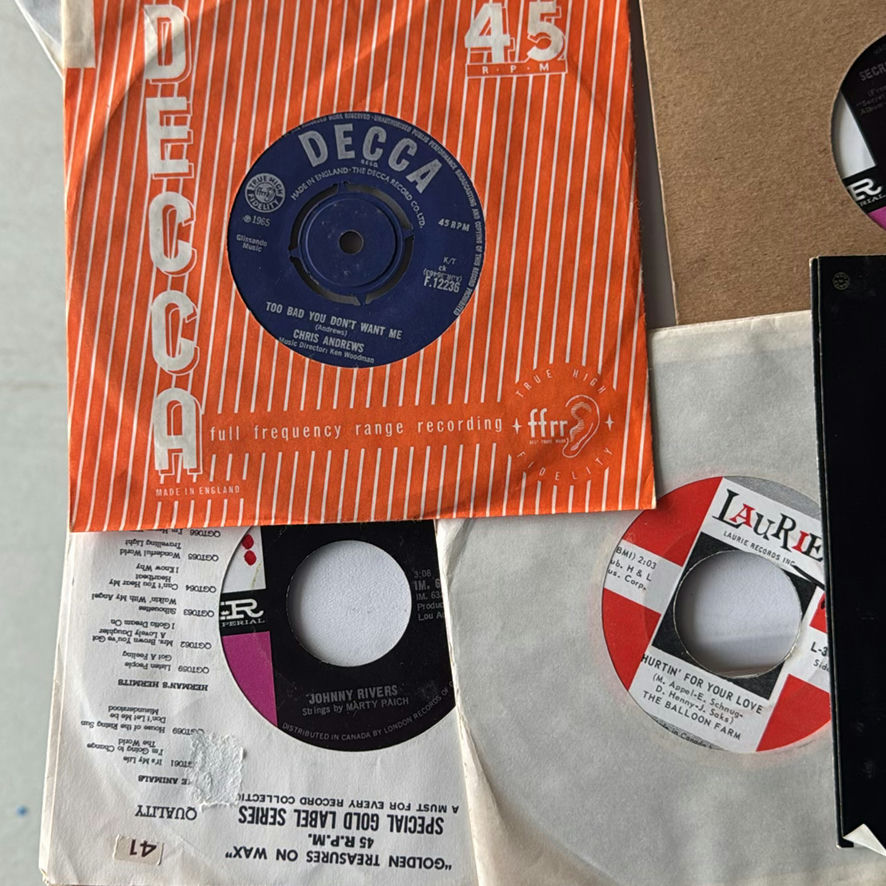 Large Assortment Of 45’s Records In case - image 17 of 32