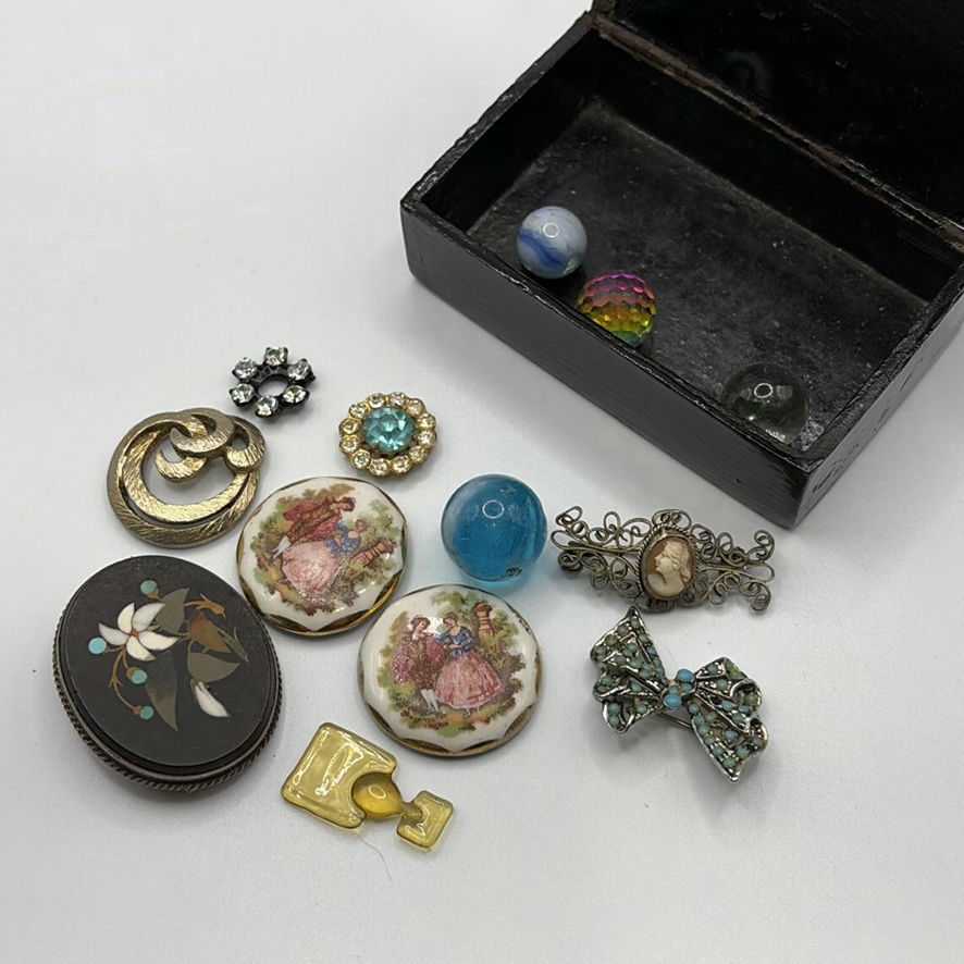 Vintage Lacquer Box With Treasures - image 4 of 9