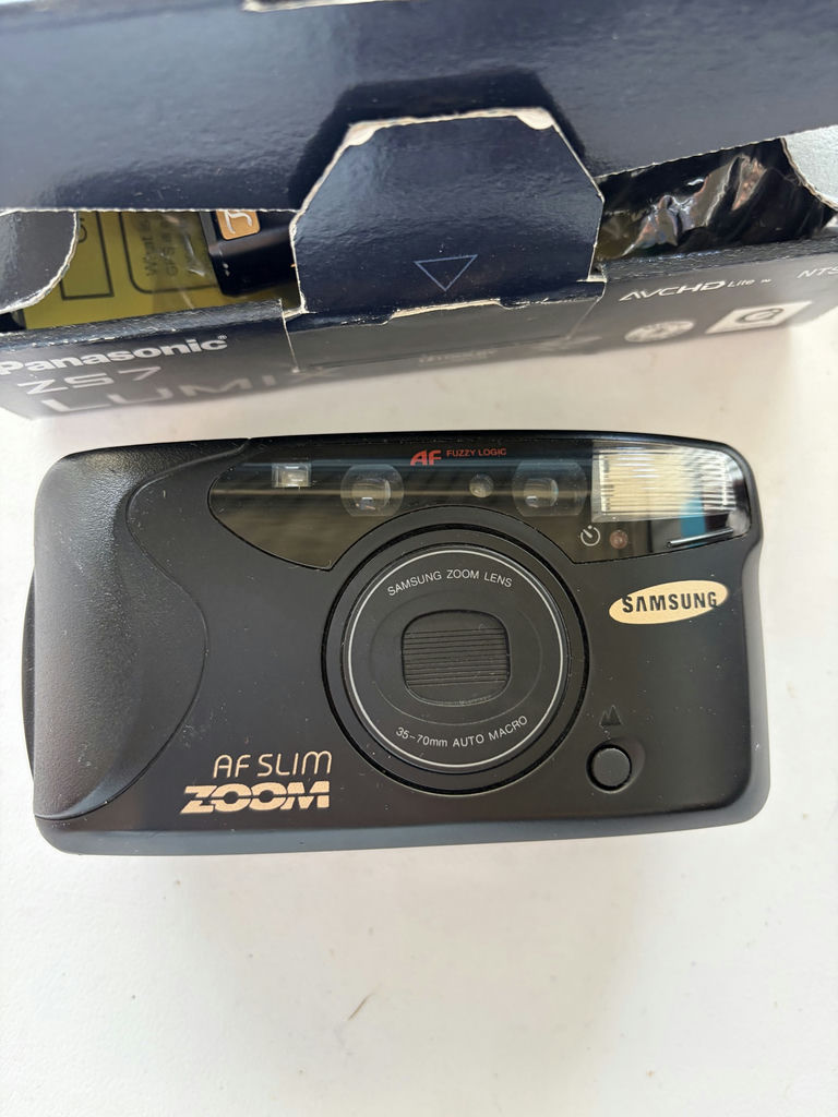 Cameras And Digital Photo Frames - image 4 of 10