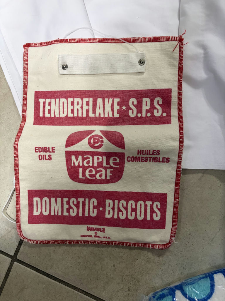 Maple Leaf Ad Products, Oven Mitts, Apron - image 2 of 12
