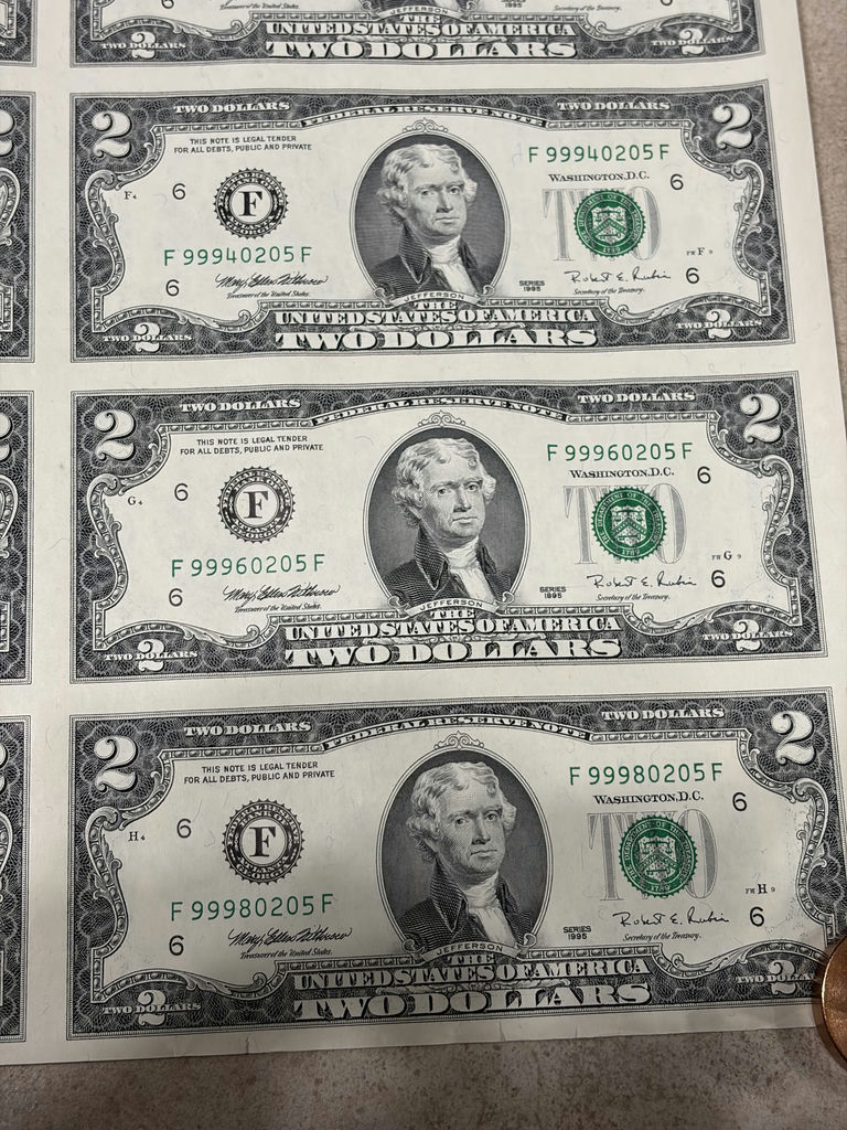 Uncut Sheet of 32 US $2 Two-Dollar Bills - Series 1995 Federal Reserve Notes - Uncirculated - image 13 of 28