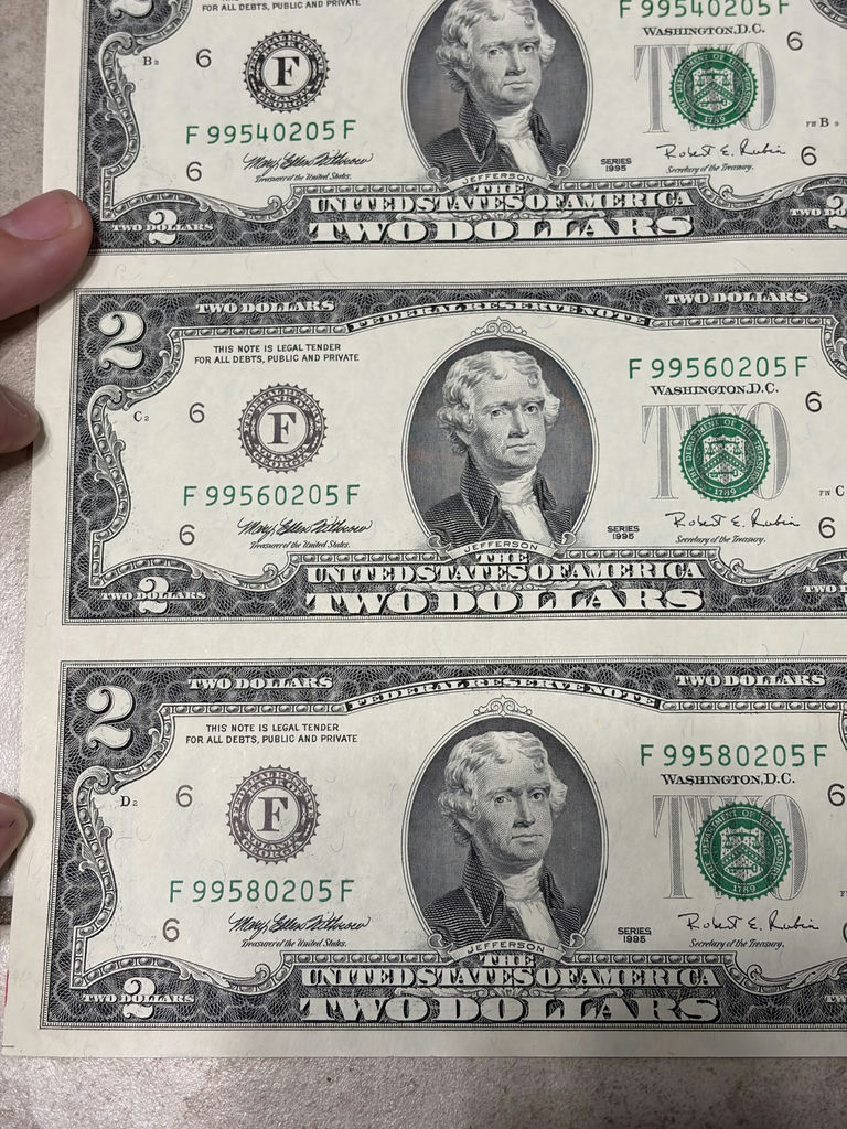 Uncut Sheet of 32 US $2 Two-Dollar Bills - Series 1995 Federal Reserve Notes - Uncirculated - image 5 of 28