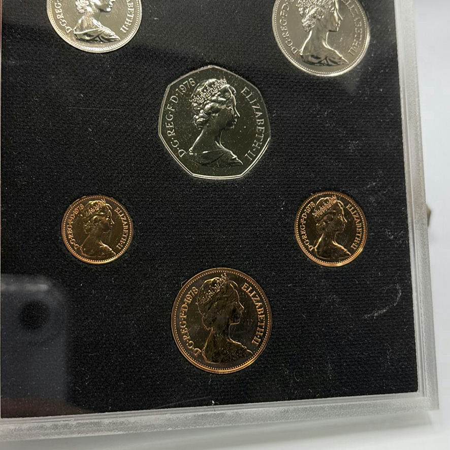 Euro Coin Set And UK Coin Set - image 9 of 12