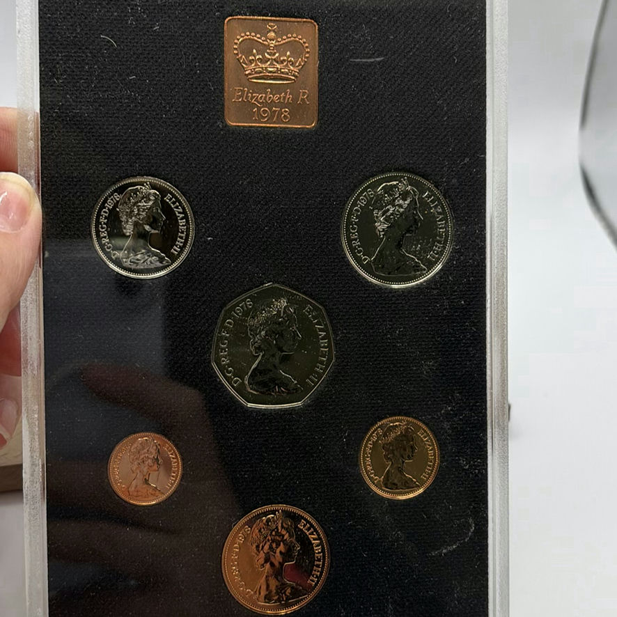Euro Coin Set And UK Coin Set - image 8 of 12