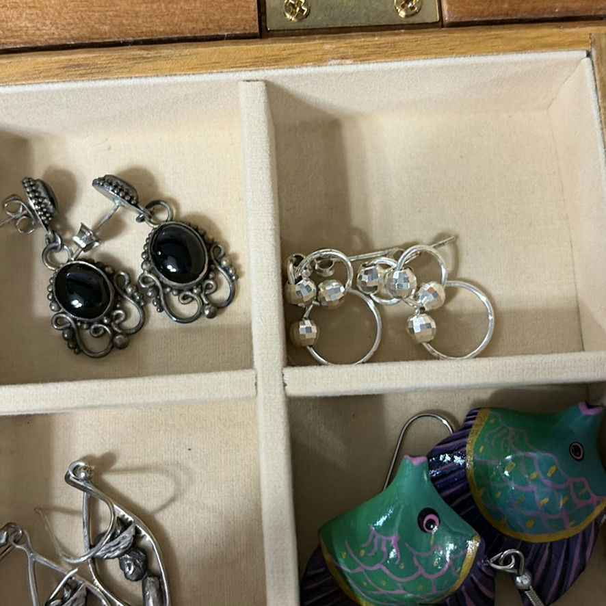 Vintage Mele Jewelry Box W Jewelry - image 12 of 21