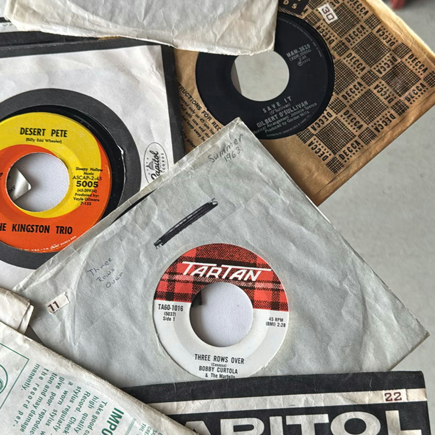 Large Assortment Of 45’s Records In case - image 27 of 32