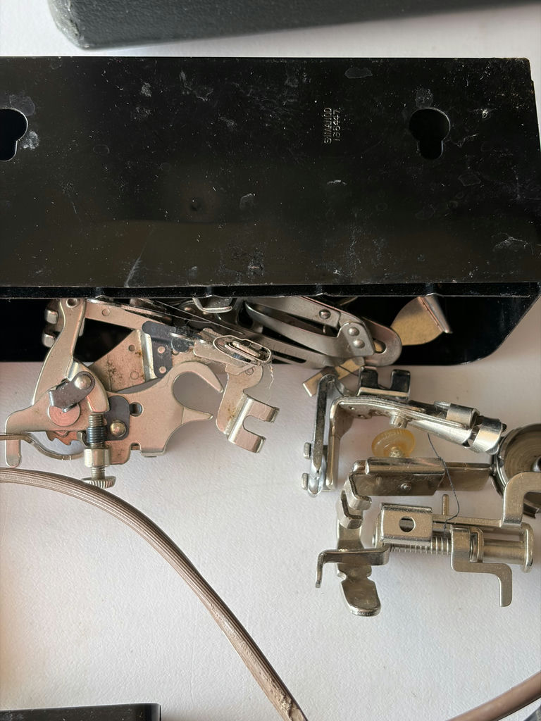 Singer Featherweight 222k - image 9 of 20
